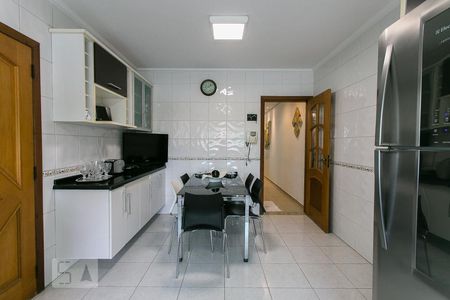 Casa à venda com 420m², 4 quartos e 6 vagas Casa à venda com 420m², 4 quartos e 6 vagasCozinha