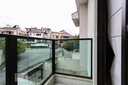 Casa à venda com 420m², 4 quartos e 6 vagas Casa à venda com 420m², 4 quartos e 6 vagasVaranda da Suíte 1