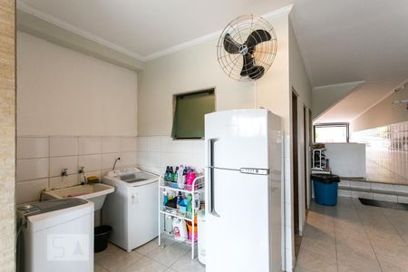 Casa à venda com 420m², 4 quartos e 6 vagas Casa à venda com 420m², 4 quartos e 6 vagasÁrea de Serviço