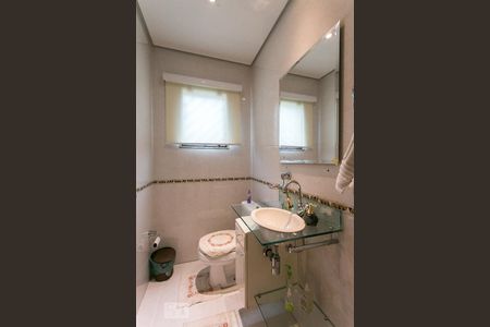 Casa à venda com 420m², 4 quartos e 6 vagas Casa à venda com 420m², 4 quartos e 6 vagasLavabo