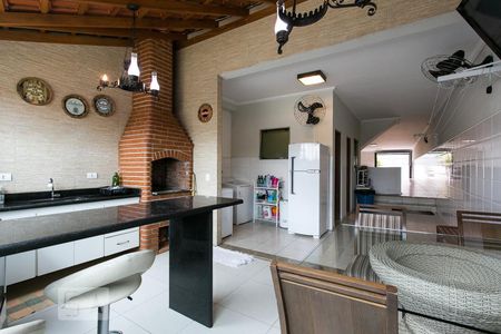 Casa à venda com 420m², 4 quartos e 6 vagas Casa à venda com 420m², 4 quartos e 6 vagasChurrasqueira