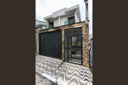 Casa à venda com 420m², 4 quartos e 6 vagas Casa à venda com 420m², 4 quartos e 6 vagasFachada