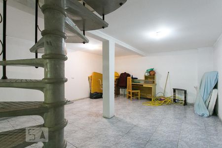Casa à venda com 420m², 4 quartos e 6 vagas Casa à venda com 420m², 4 quartos e 6 vagasSalão 1