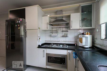 Casa à venda com 420m², 4 quartos e 6 vagas Casa à venda com 420m², 4 quartos e 6 vagasCozinha