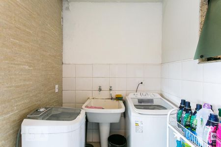 Casa à venda com 420m², 4 quartos e 6 vagas Casa à venda com 420m², 4 quartos e 6 vagasÁrea de Serviço