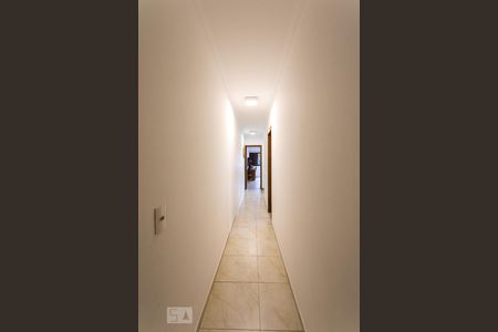 Casa à venda com 420m², 4 quartos e 6 vagas Casa à venda com 420m², 4 quartos e 6 vagasCorredor