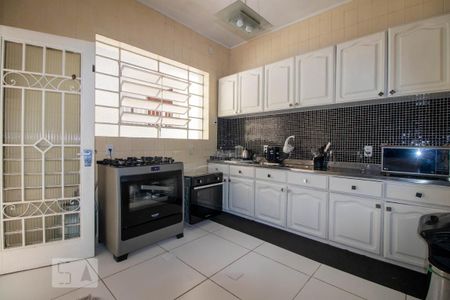 Casa à venda com 262m², 3 quartos e 4 vagasCozinha