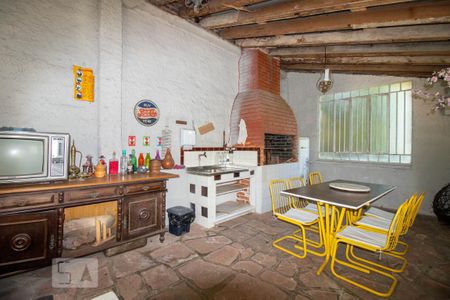 Casa à venda com 262m², 3 quartos e 4 vagasChurrasqueira