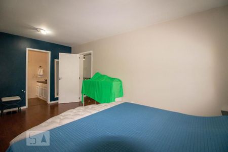 Casa à venda com 262m², 3 quartos e 4 vagasSuíte