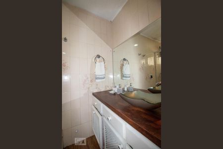 Casa à venda com 262m², 3 quartos e 4 vagasBanheiro da Suíte