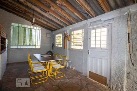 Casa à venda com 262m², 3 quartos e 4 vagasChurrasqueira