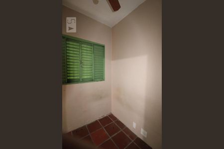 Casa à venda com 181m², 4 quartos e sem vagaDespejo (térreo)