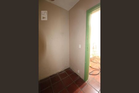 Casa à venda com 181m², 4 quartos e sem vagaDespejo (térreo)