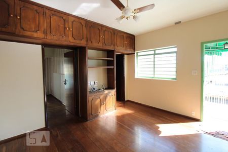 Casa à venda com 181m², 4 quartos e sem vagaSala (andar superior)