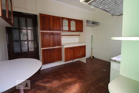 Casa à venda com 181m², 4 quartos e sem vagaCozinha (andar superior)