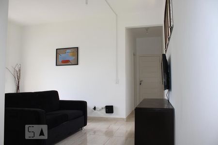 Detalhe Sala de apartamento para alugar com 2 quartos, 80m² em Enseada, Guarujá