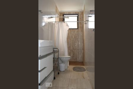 Banheiro Corredor de apartamento para alugar com 2 quartos, 80m² em Enseada, Guarujá