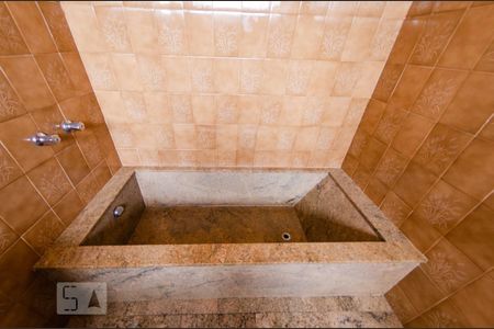 Casa à venda com 291m², 4 quartos e 3 vagas Casa à venda com 291m², 4 quartos e 3 vagasBanheiro da suíte