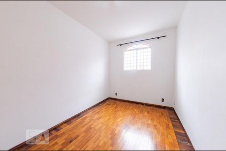 Casa à venda com 291m², 4 quartos e 3 vagas Casa à venda com 291m², 4 quartos e 3 vagasQuarto 1