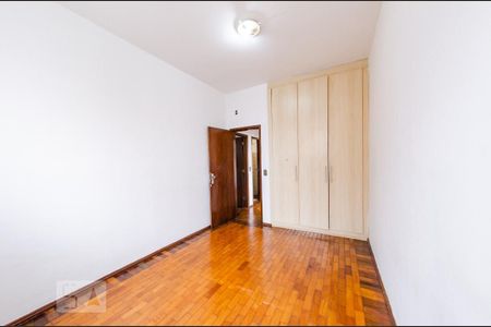 Casa à venda com 291m², 4 quartos e 3 vagas Casa à venda com 291m², 4 quartos e 3 vagasQuarto 1