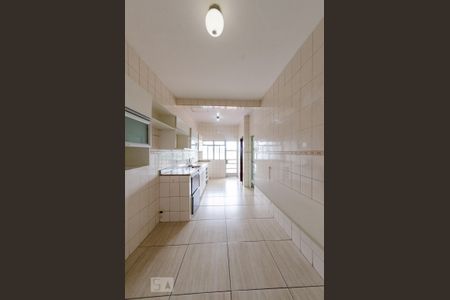 Casa à venda com 291m², 4 quartos e 3 vagas Casa à venda com 291m², 4 quartos e 3 vagasCozinha