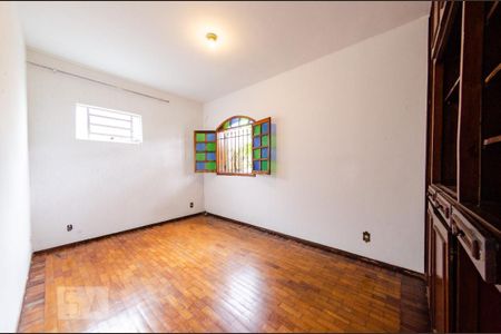 Casa à venda com 291m², 4 quartos e 3 vagas Casa à venda com 291m², 4 quartos e 3 vagasQuarto 2