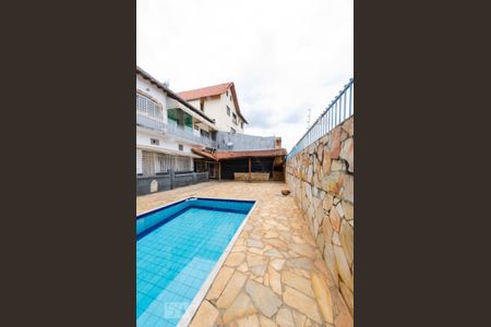 Casa à venda com 291m², 4 quartos e 3 vagas Casa à venda com 291m², 4 quartos e 3 vagasÁrea externa - Piscina