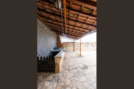 Casa à venda com 291m², 4 quartos e 3 vagas Casa à venda com 291m², 4 quartos e 3 vagasÁrea externa