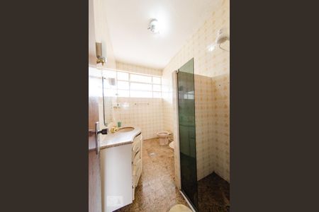 Casa à venda com 291m², 4 quartos e 3 vagas Casa à venda com 291m², 4 quartos e 3 vagasBanheiro social