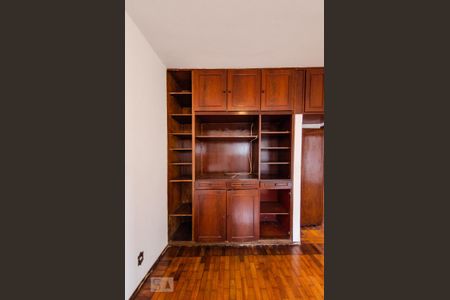 Casa à venda com 291m², 4 quartos e 3 vagas Casa à venda com 291m², 4 quartos e 3 vagasQuarto 2