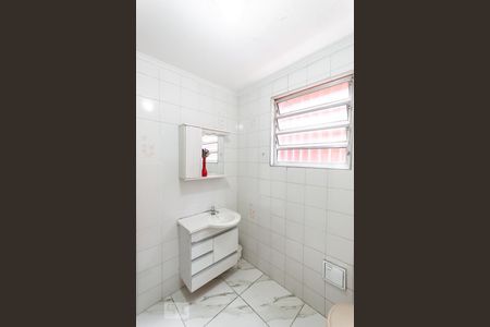 Banheiro de casa à venda com 3 quartos, 150m² em Taboão, Diadema