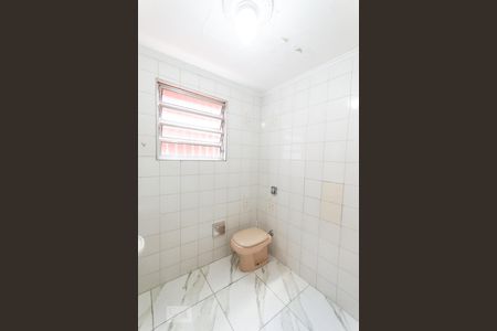 Banheiro de casa à venda com 3 quartos, 150m² em Taboão, Diadema