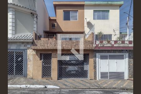 Casa à venda com 157m², 3 quartos e 1 vaga Casa à venda com 157m², 3 quartos e 1 vagaFachada