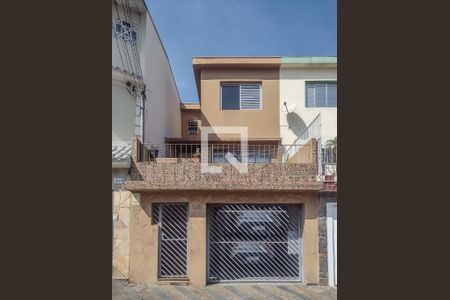 Casa à venda com 157m², 3 quartos e 1 vaga Casa à venda com 157m², 3 quartos e 1 vagaFachada