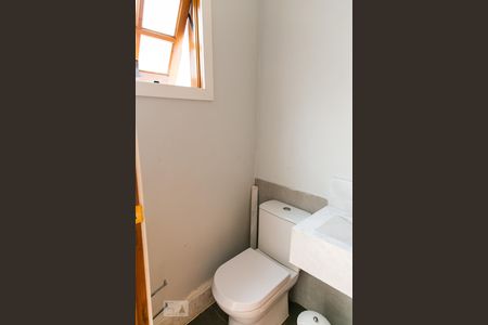 Casa à venda com 455m², 5 quartos e 3 vagas Casa à venda com 455m², 5 quartos e 3 vagasÁrea de Serviço - Lavabo