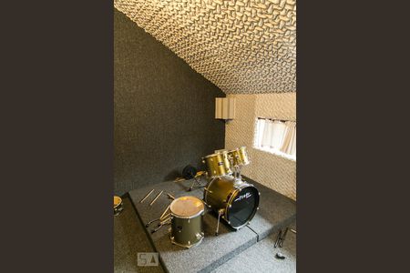 Casa à venda com 455m², 5 quartos e 3 vagas Casa à venda com 455m², 5 quartos e 3 vagasSala Acústica