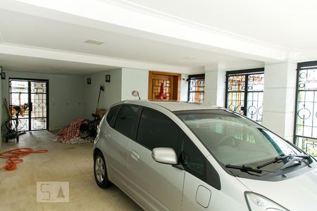 Casa à venda com 455m², 5 quartos e 3 vagas Casa à venda com 455m², 5 quartos e 3 vagasGaragem