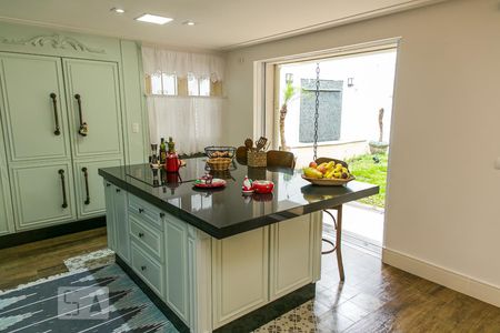 Casa à venda com 455m², 5 quartos e 3 vagas Casa à venda com 455m², 5 quartos e 3 vagasCozinha