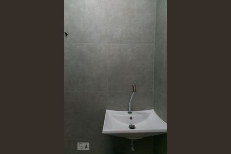 Casa à venda com 455m², 5 quartos e 3 vagas Casa à venda com 455m², 5 quartos e 3 vagasBanheiro 2