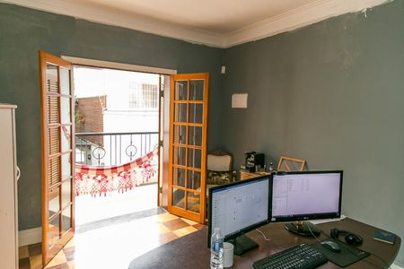 Casa à venda com 455m², 5 quartos e 3 vagas Casa à venda com 455m², 5 quartos e 3 vagasQuarto 4