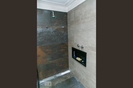 Casa à venda com 455m², 5 quartos e 3 vagas Casa à venda com 455m², 5 quartos e 3 vagasBanheiro 1