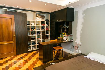 Casa à venda com 455m², 5 quartos e 3 vagas Casa à venda com 455m², 5 quartos e 3 vagasQuarto 1