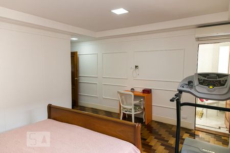 Casa à venda com 455m², 5 quartos e 3 vagas Casa à venda com 455m², 5 quartos e 3 vagasSuíte