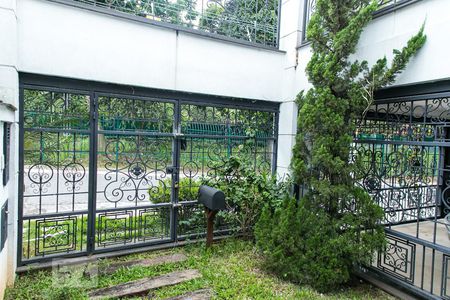 Casa à venda com 455m², 5 quartos e 3 vagas Casa à venda com 455m², 5 quartos e 3 vagasJardim de Inverno