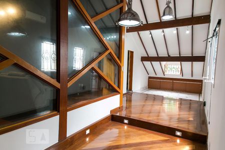 Casa à venda com 455m², 5 quartos e 3 vagas Casa à venda com 455m², 5 quartos e 3 vagasSalão