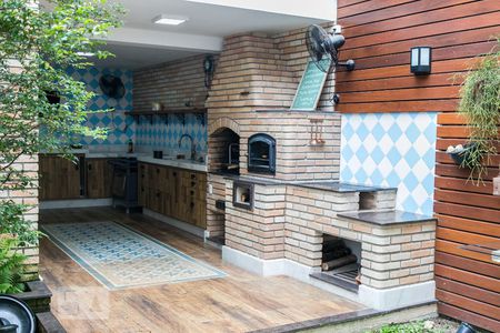 Casa à venda com 455m², 5 quartos e 3 vagas Casa à venda com 455m², 5 quartos e 3 vagasEspaço Gourmet