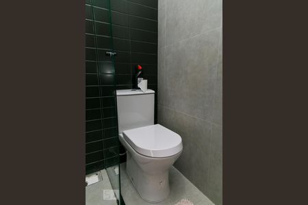 Casa à venda com 455m², 5 quartos e 3 vagas Casa à venda com 455m², 5 quartos e 3 vagasBanheiro 2