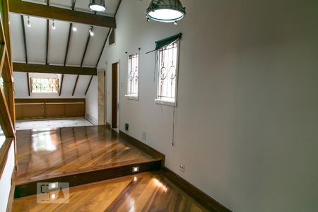 Casa à venda com 455m², 5 quartos e 3 vagas Casa à venda com 455m², 5 quartos e 3 vagasSalão