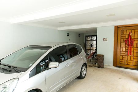 Casa à venda com 455m², 5 quartos e 3 vagas Casa à venda com 455m², 5 quartos e 3 vagasGaragem