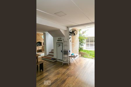 Casa à venda com 455m², 5 quartos e 3 vagas Casa à venda com 455m², 5 quartos e 3 vagasÁrea de Serviço